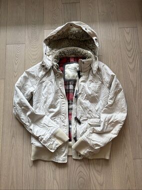 Vintage y2k Abercrombie & Fitch Cream Hooded Jacket with Plaid Lining